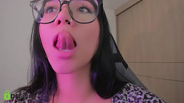 alice-rausing's Live XXX Chat