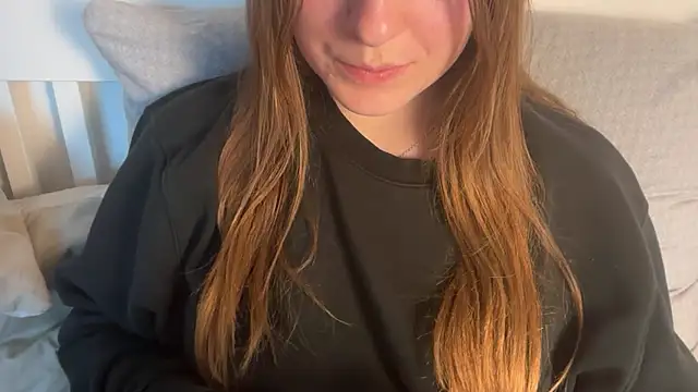 Онлайн чат XXX Lucyschickt