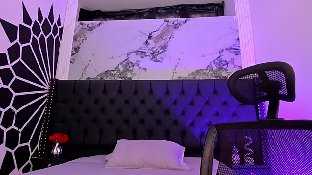 Živý XXX chat CarolineFyre
