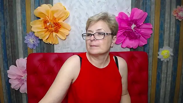 EmiliaGree's Live XXX Chat