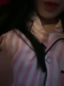 Cum-withyou Adlı Modelin Canlı XXX Sohbeti