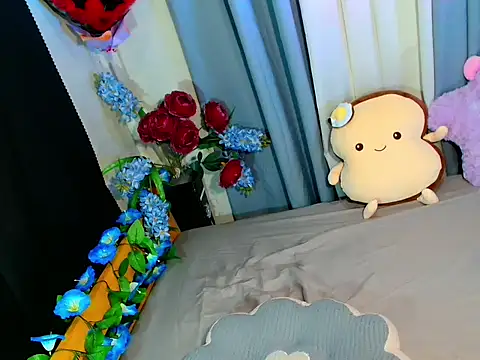 Pokazy przed kamerką – baby_kiraxx