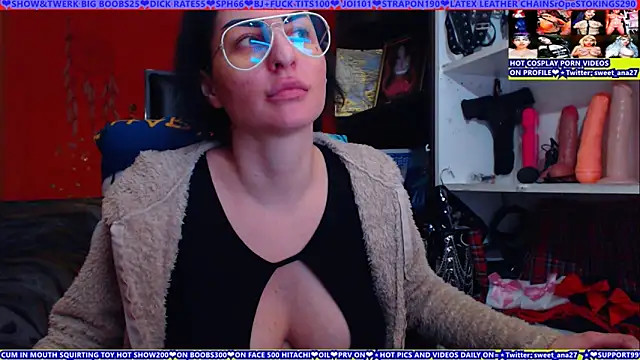 XXX chat uživo modela cuminmenowbbyx
