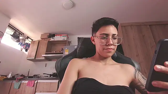Cutie_Shy_ Chat XXX live