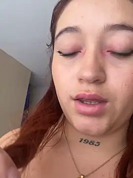 Karina_Leon élő XXX-chatje