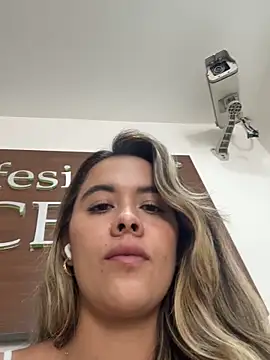 Živý XXX chat Emilia_Bakerr