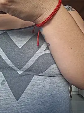 Juliietha_servas élő XXX-chatje