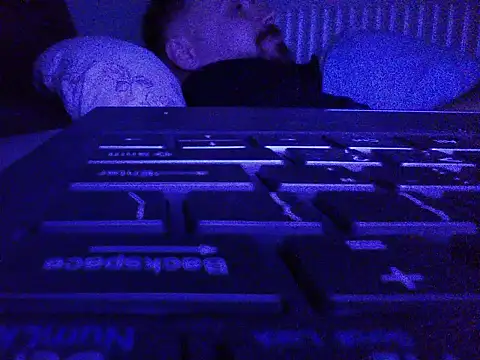 FROL83 Live XXX-chat