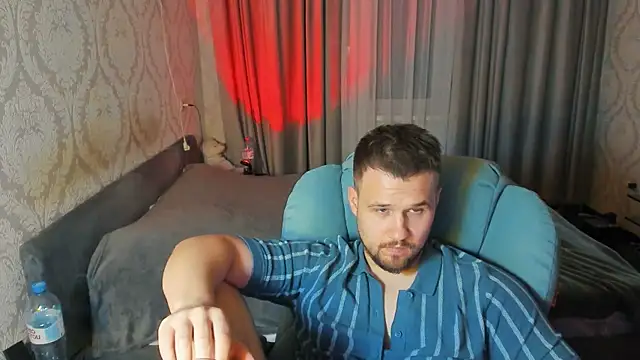 Vladik_b 网络视讯表演