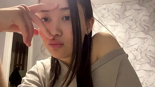 YourMiIaのライブXXXチャット