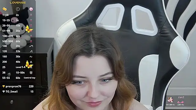 XXX chat uživo modela pretty_little_thing