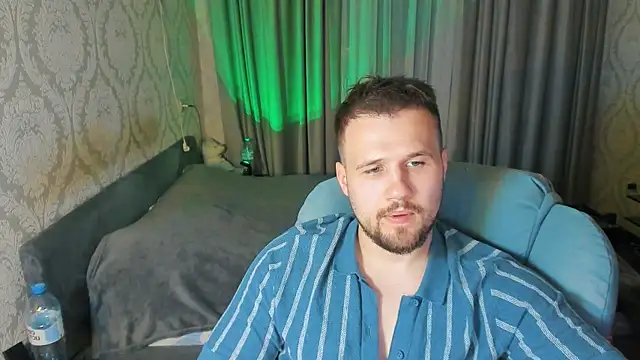Vladik_b 在線直播表演