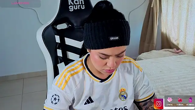 XXX chat uživo modela Victoryyy_