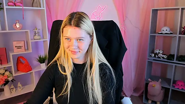 CelestineMauriac's Live XXX Chat