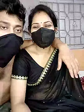 Živý XXX chat hornycouple096