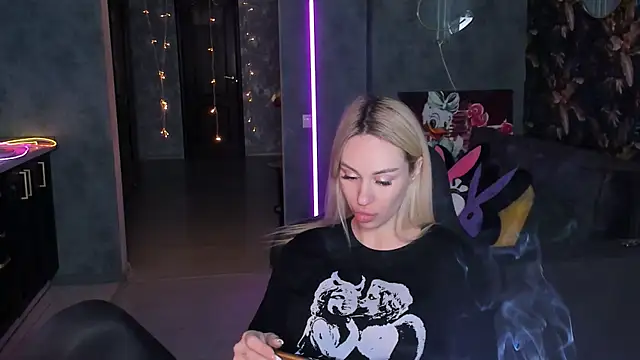 Blckmirrorr's Live XXX Chat
