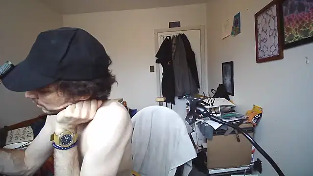 JohnnyMoves Show in webcam