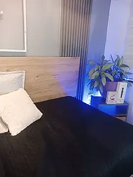 Elise-Leyton Adlı Modelin Canlı XXX Sohbeti