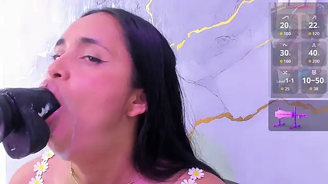 แชท XXX สดของ susan__bigass