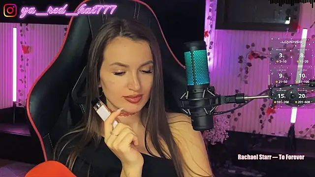 -RED_HAT-'s Live XXX Chat