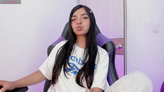 sofi_soft_ live XXX chat
