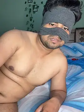 Model_bhabhi_couple Adlı Modelin Canlı XXX Sohbeti