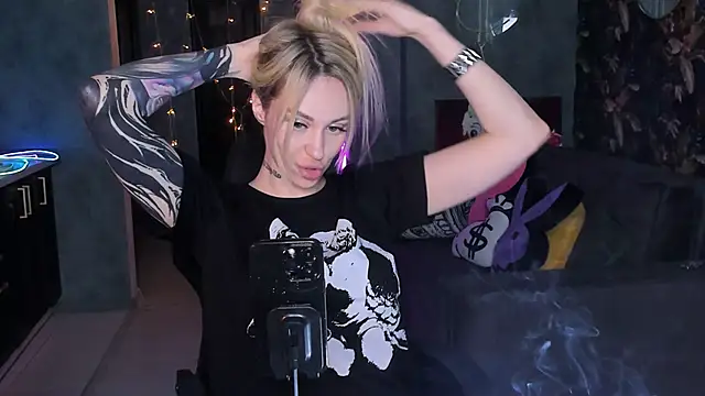 XXX chat uživo modela Blckmirrorr