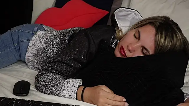 FeliciaKrige Chat XXX in diretta