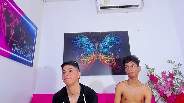 Spicy_guys 在線直播表演