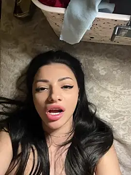 Layana_Ro Chat XXX live