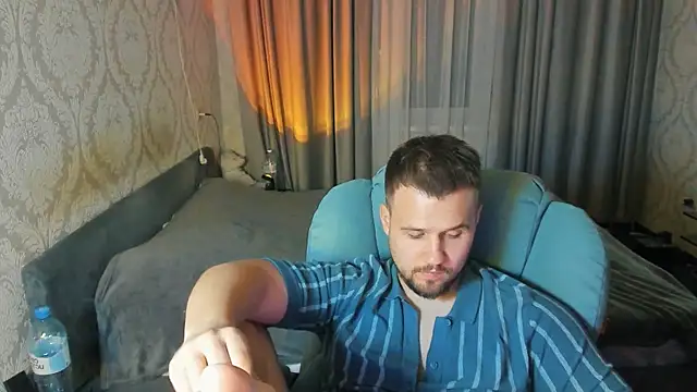 Vladik_bのウェブカメラショー