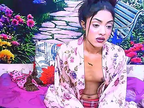 IndianPretty14u2Luv Adlı Modelin Canlı XXX Sohbeti