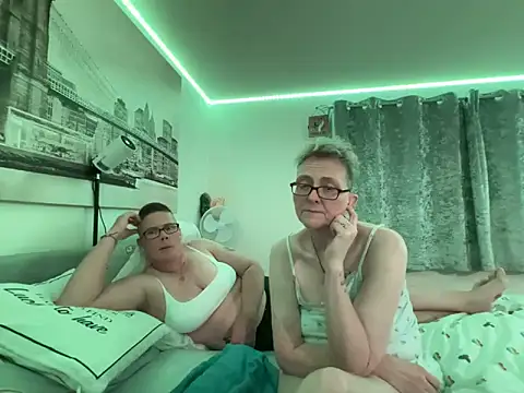 Curvy-Jinx – Naživo XXX chat