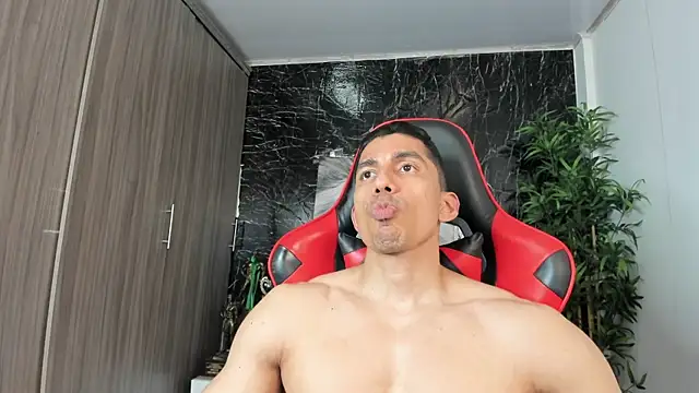 Erik_castle's Webcam Show