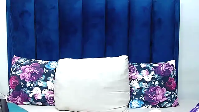 HotSmallTits élő XXX-chatje