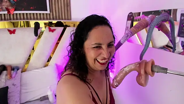Luna_Naughty1 Adlı Modelin Canlı XXX Sohbeti