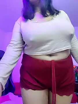 esmeralda_milf élő XXX-chatje