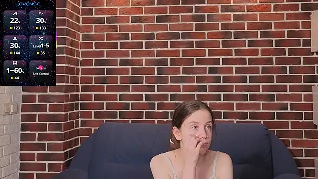 Онлайн чат XXX LucettaAdy