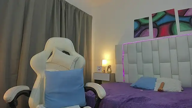 SaraWatsonn live XXX chat