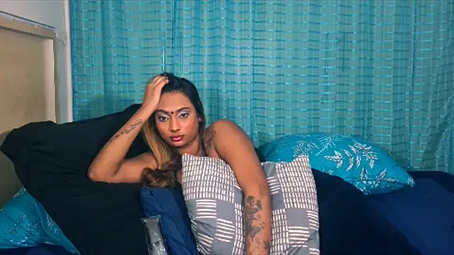 sexyindianchic Adlı Modelin Canlı XXX Sohbeti
