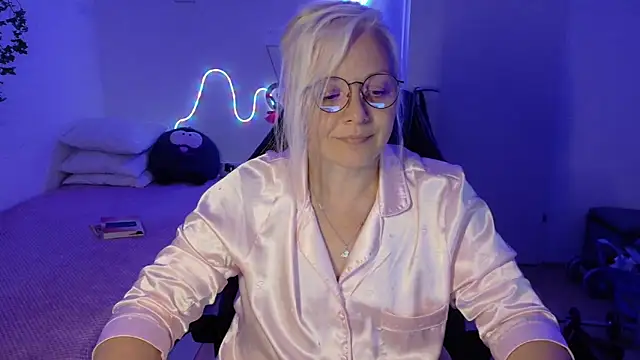 Linsy_Kim Adlı Modelin Canlı XXX Sohbeti