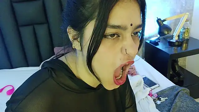 crystaldarliing's Live XXX Chat