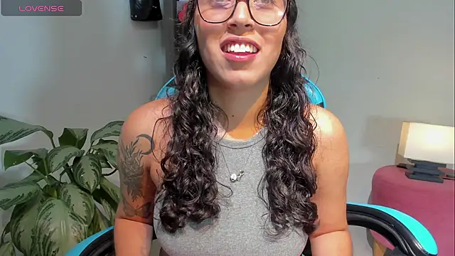 _maria_foxx_'s Live XXX Chat