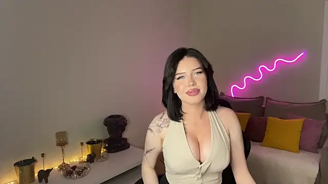 mistress_of_hearts' Live XXX Chat
