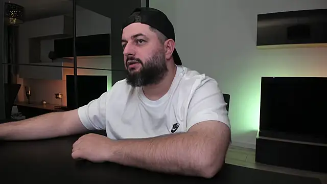 Show modela DravenPeak na web-kameri