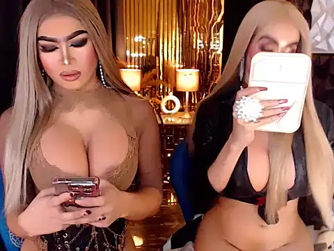 Webkamerová show MonstrousCockDiva