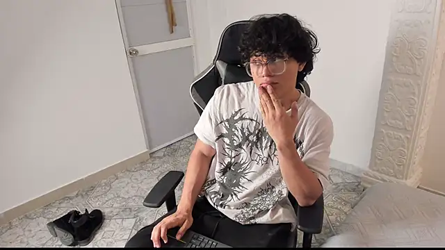 latin_beast4 Show in webcam