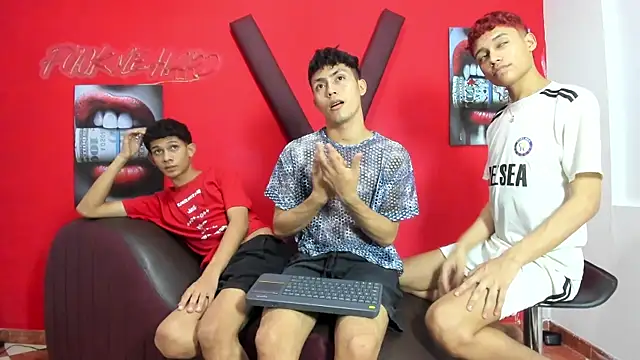 Chat +18 de AVENGER_BOYS2026 ao vivo