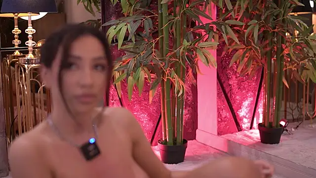 GinaValentinna Chat XXX live