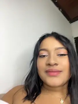 Saraa_M live XXX chat